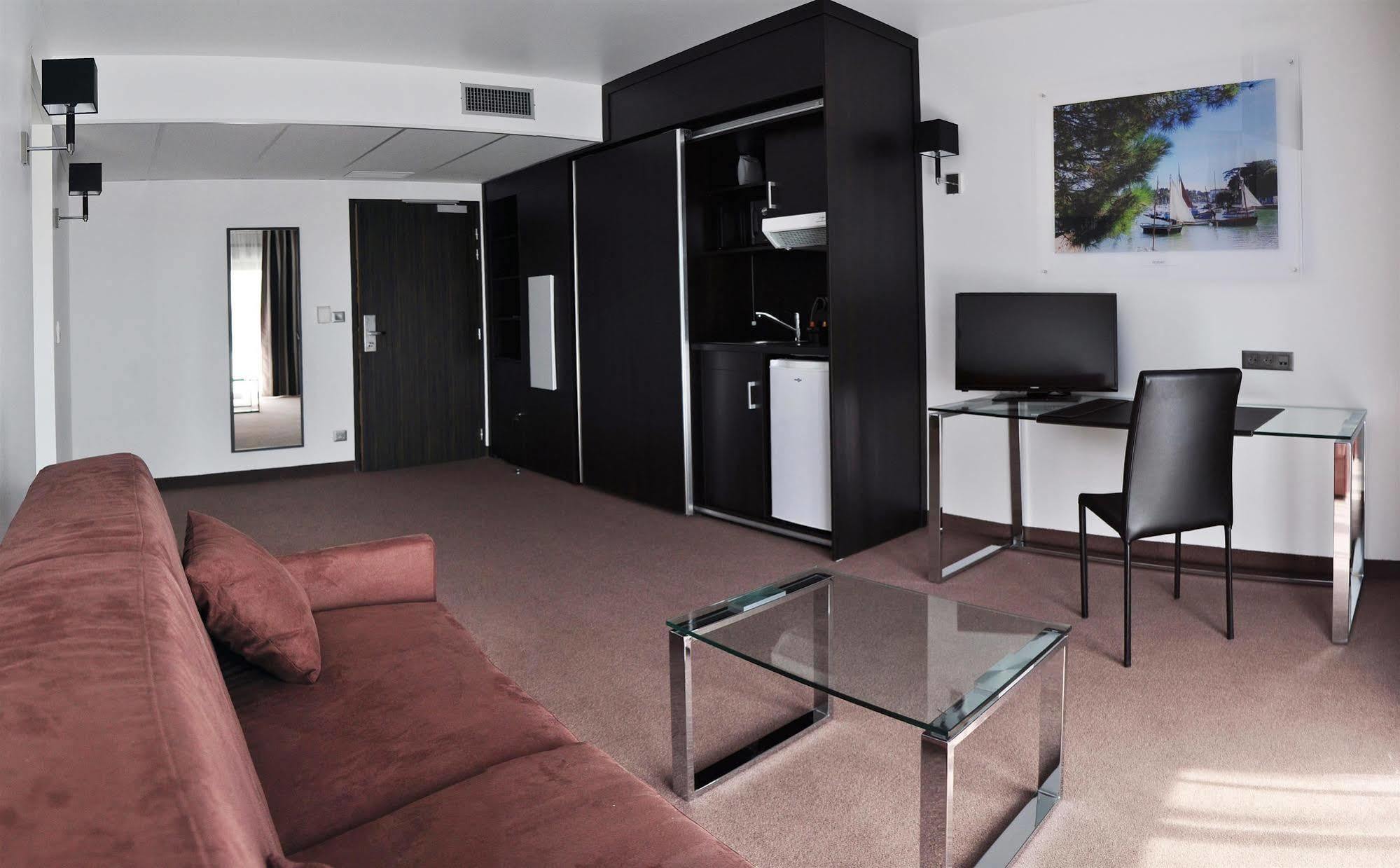 Golden Tulip Suites-